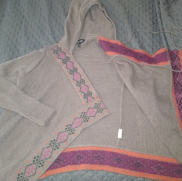 Women's size large sweater - Picture 2 of 3